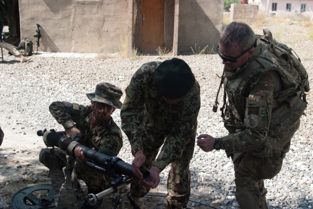 Ill. National Guard and Polish soldiers train ANSF on US mortar system