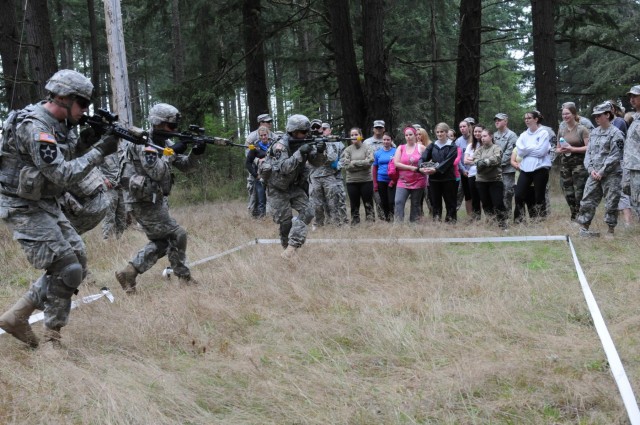 "Tomahawks Challenge" a hit with 1-23 Inf. spouses