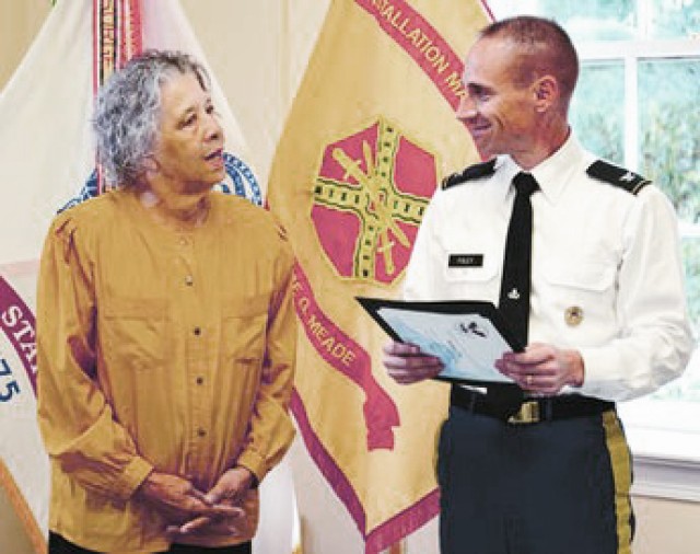 can War Mother volunteer donates military insignia pillows