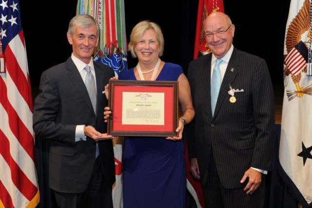 Secretary of Army pays tribute to retiring head of Manpower, Reserve Affairs
