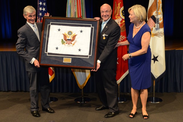 Secretary of Army pays tribute to retiring head of Manpower, Reserve Affairs