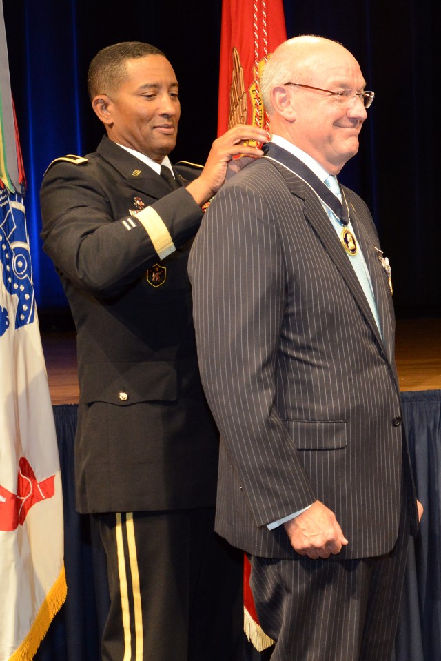 Secretary of Army pays tribute to retiring head of Manpower, Reserve Affairs