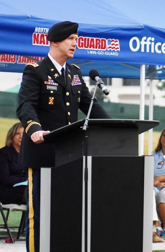 NC Soldiers and community aid veterans during stand down
