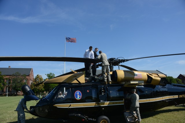 Army Air Operations Group hosts National Defense University interns