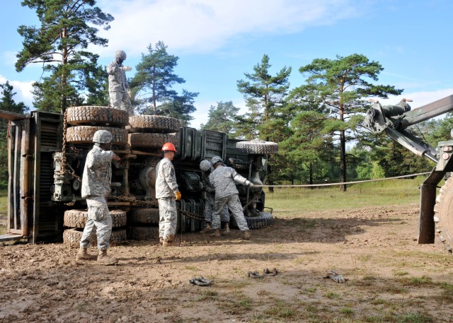 'First in Support' Soldiers get hands on during Wheeled Vehicle Recovery Course
