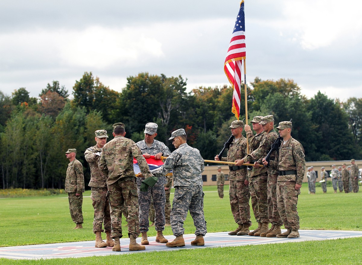 Spartan Brigade cases colors for deployment to Afghanistan | Article ...