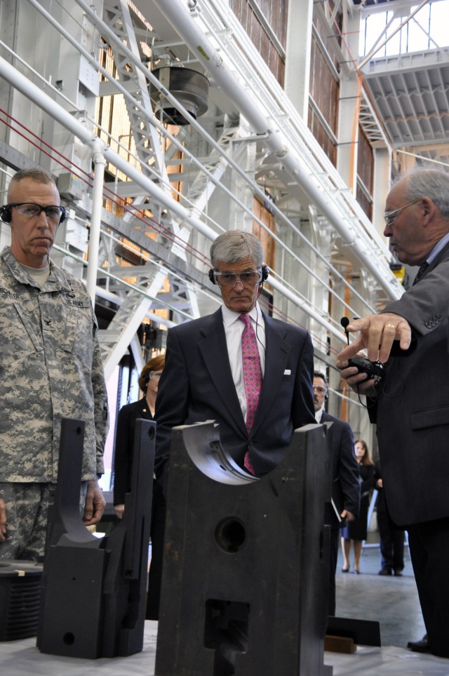 SecArmy visits, touts, challenges Watervliet