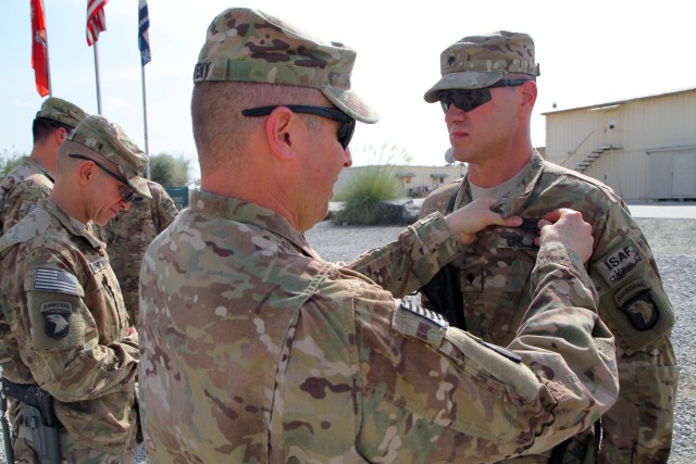 Currahee special troops receive awards