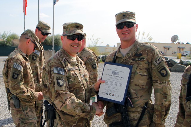 Currahee special troops receive awards