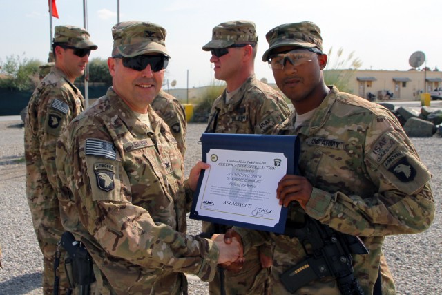 Currahee special troops receive awards