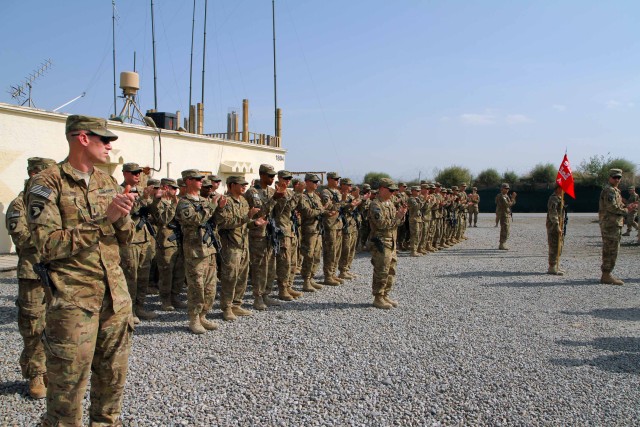 Currahee special troops receive awards
