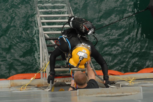 Deep Blue exercise trains master divers