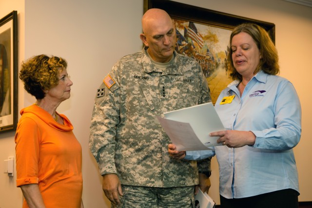 Army Chief of Staff, Gen. Raymond T. Odierno and Mrs. Linda Odierno Read for United Through Reading