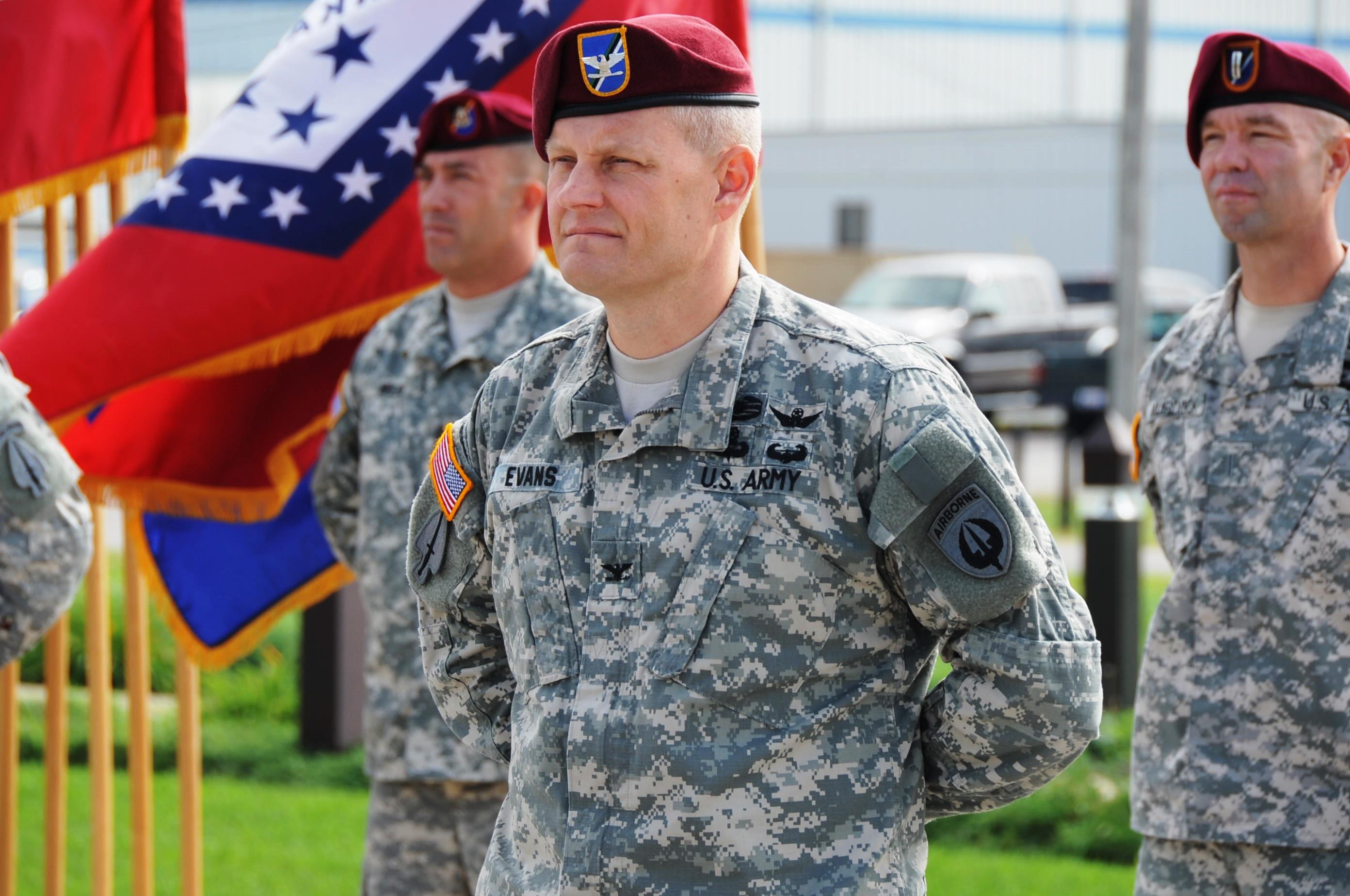 Night Stalkers mark new lineage with donning of USASOAC patch | Article |  The United States Army