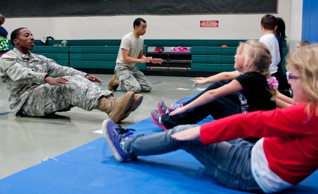 47th CSH soldiers influence students in Orting community
