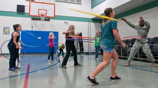 47th CSH soldiers influence students in Orting community
