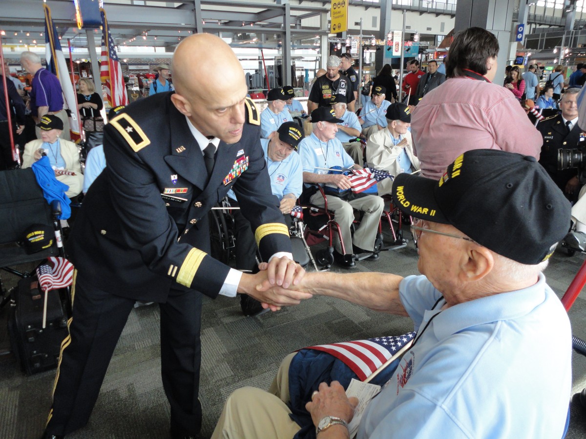 Editorial: Soldiers pay tribute to World War II veterans | Article ...