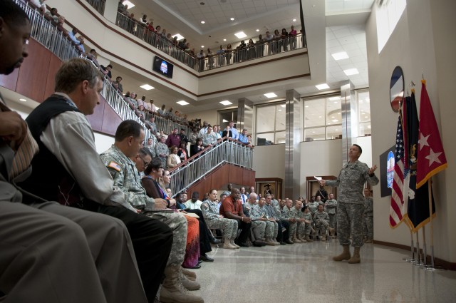 FORSCOM Commander praises headquarters team for "unwavering commitment"