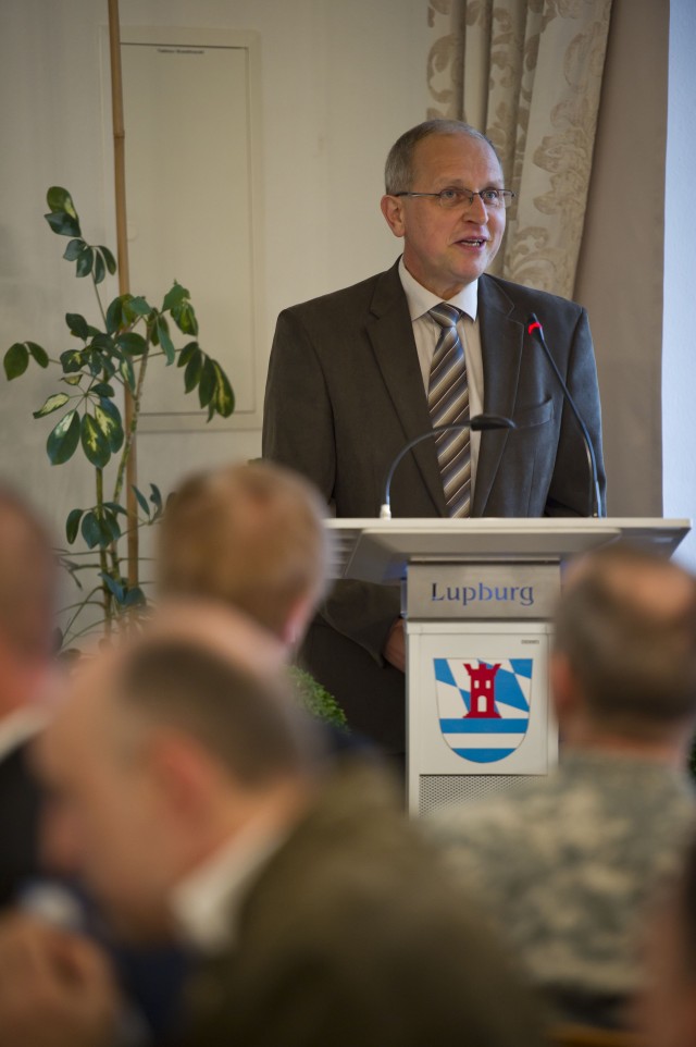 Lupburg mayor provides a warm reception to his castle