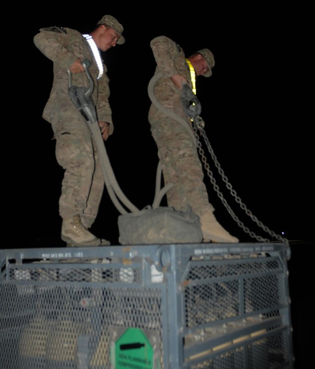 'Black Jack' support platoon makes sling loading look easy