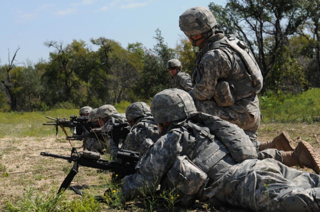 Infantrymen conduct live-fire training exercise