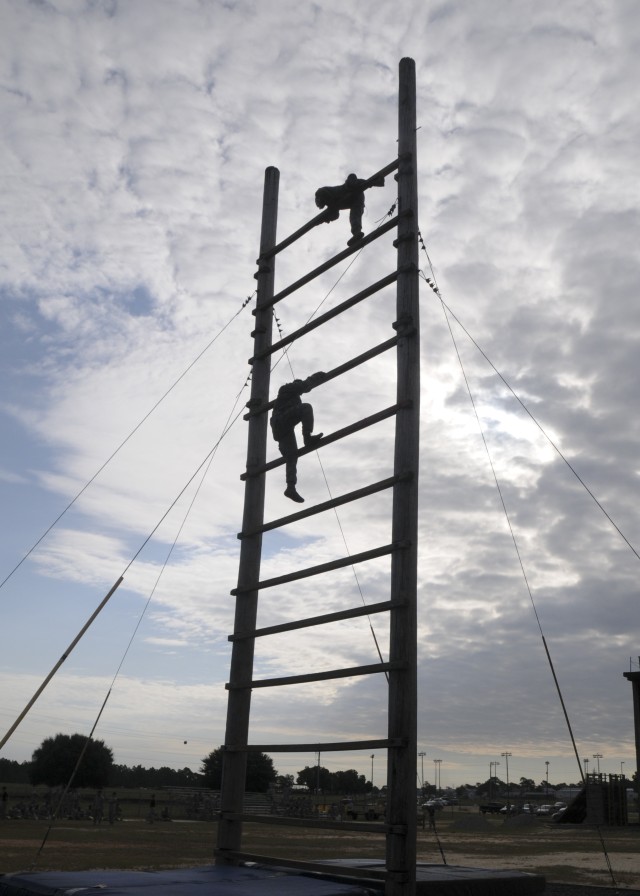 Fort Bragg graduates first air assault school class