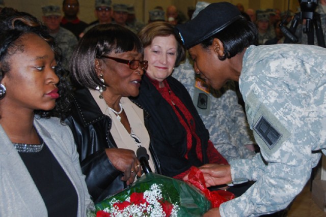 First Army welcomes new command sergeant major