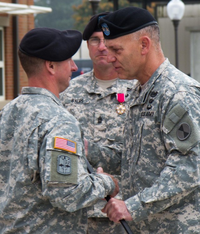 Sword passes to new division command sergeant major