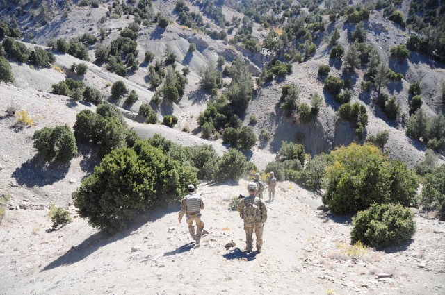 Currahees and Afghan National Army conduct a joint patrol