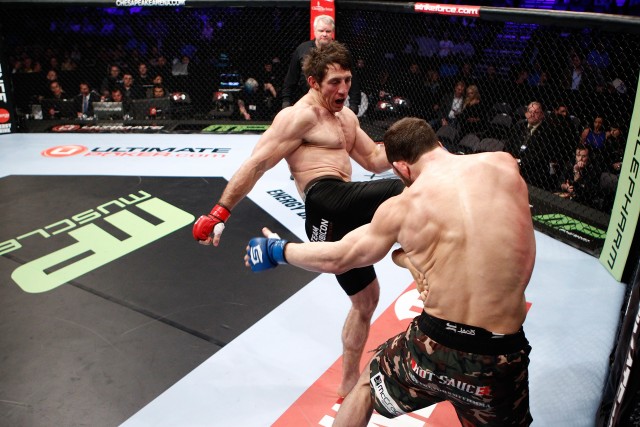 Tim Kennedy kicks Trevor Smith