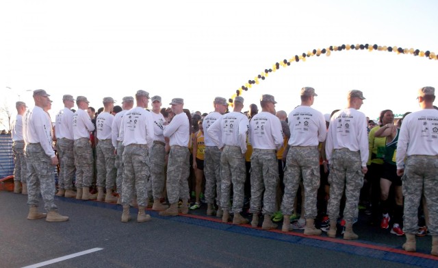 Volunteers make the Ten-Miler move