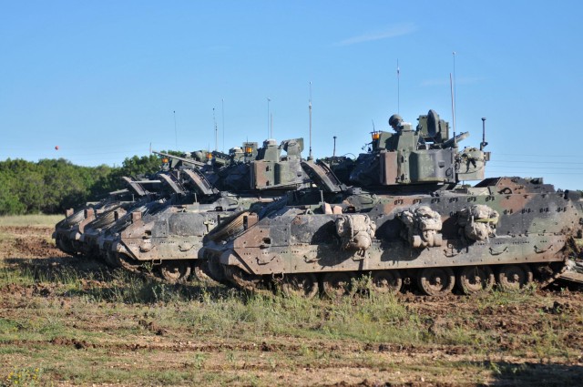 1-12th Cav executes Bradley gunnery