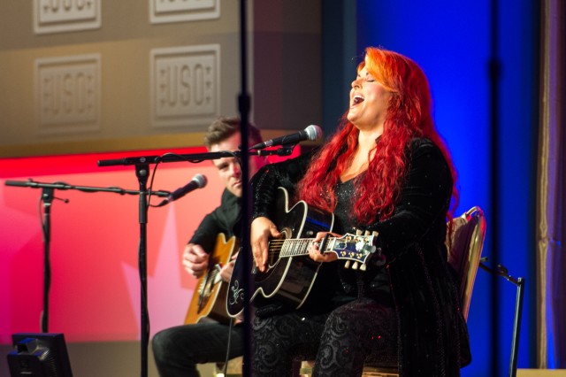 Wynonna Judd performs at the 2013 USO Gala