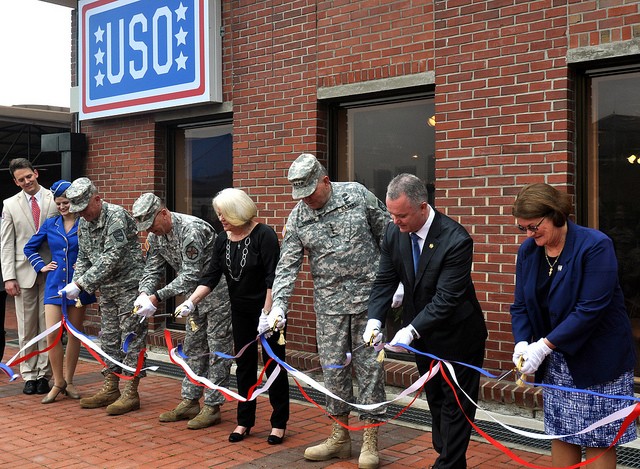 Relocated USO Opens in Yongsan