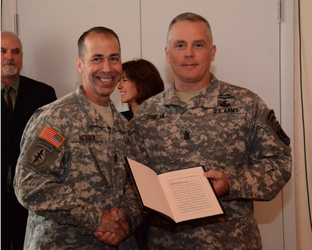 CSM Duncan receives Col. Aaron Bank award