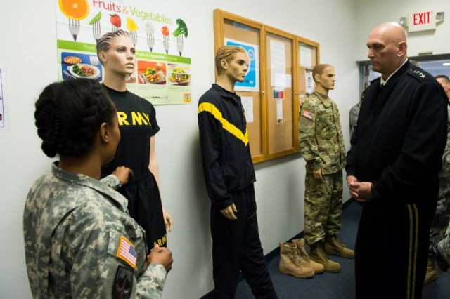 U.S. Army Chief of Staff Gen. Ray Odierno visits Program Executive Office (PEO) Soldier at Ft. Belvoir