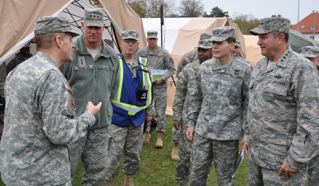 Chief of the Army Reserve watches FCM demonstration during 7th CSC visit