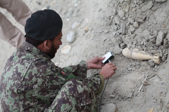 Afghan soldiers conduct training at the Explosives Hazard Reduction Course