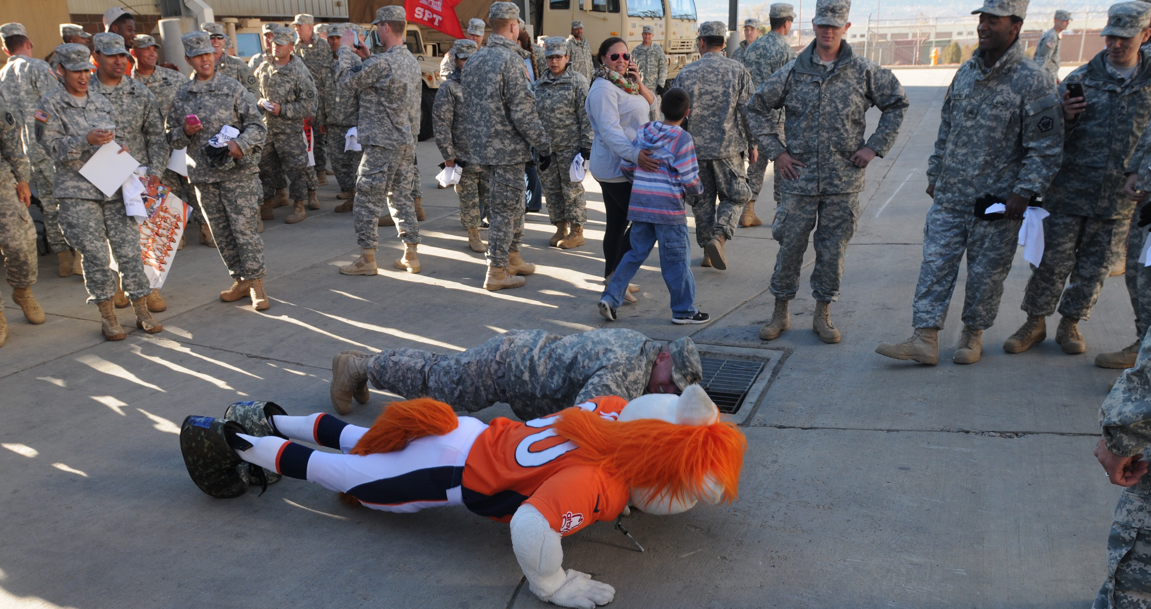 Denver Broncos visit Soldiers, Families, Article