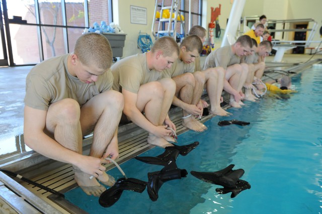 Divers start careers on post