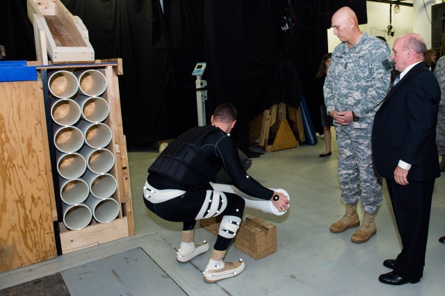 Army Chief of Staff Visits Natick Soldier Systems Center