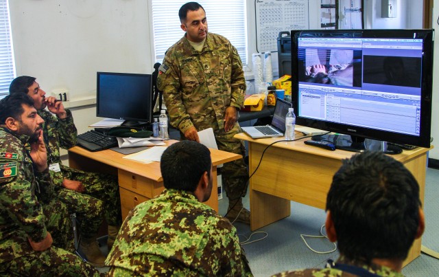 ISAF Soldiers teach ANA public affairs