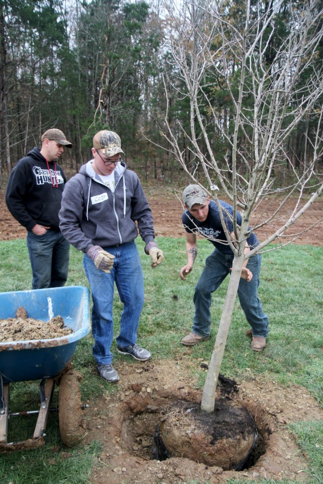 Soldiers help build 'Habitats for Humanity'