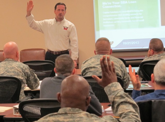 Workshop advises service members in transition