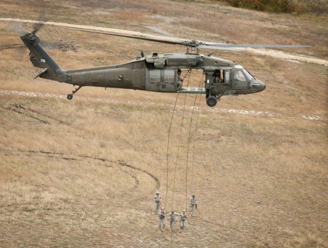 Fort Hood Air Assault School students complete rappel testing