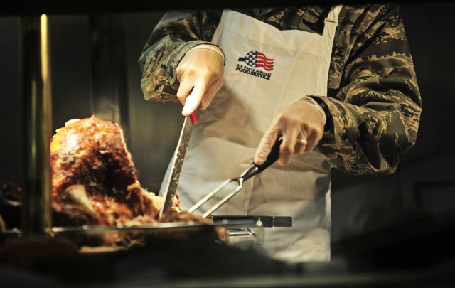 Tips for safely preparing Thanksgiving day meals