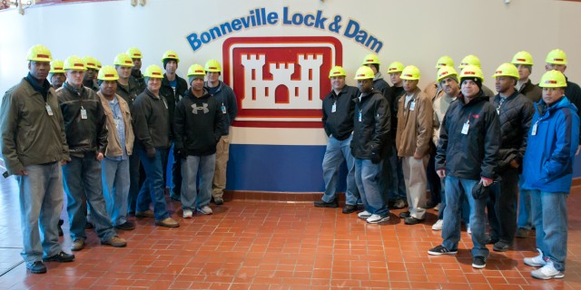 Engineers pass through Cascade Locks