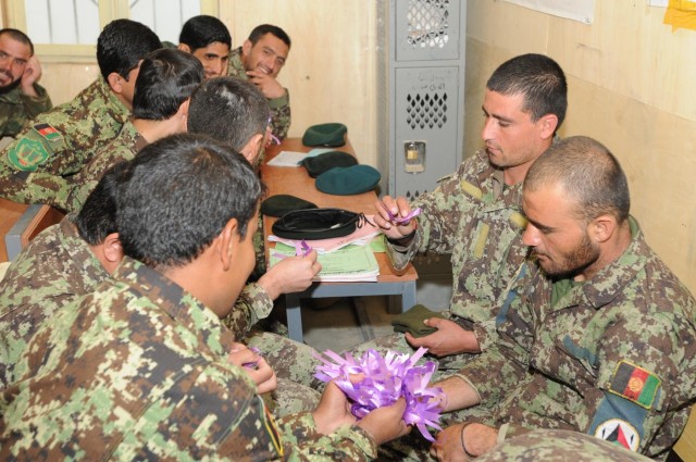 ANA wear purple ribbons, support elimination of violence against women