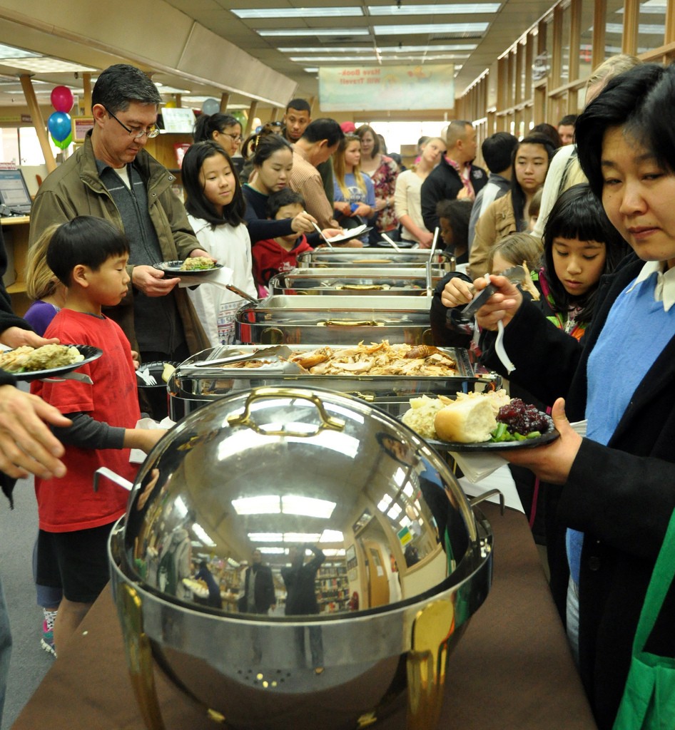 Free thanksgiving dinner toronto 2024