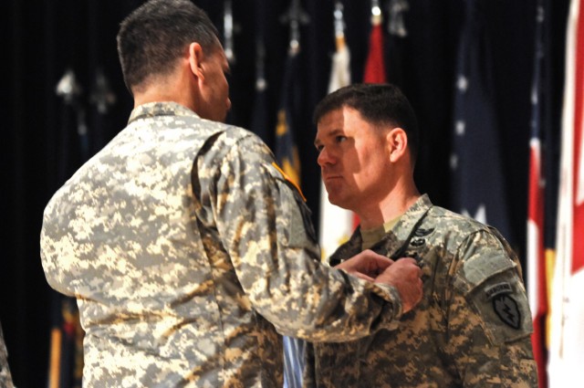 spartan-leader-receives-rare-honor-article-the-united-states-army